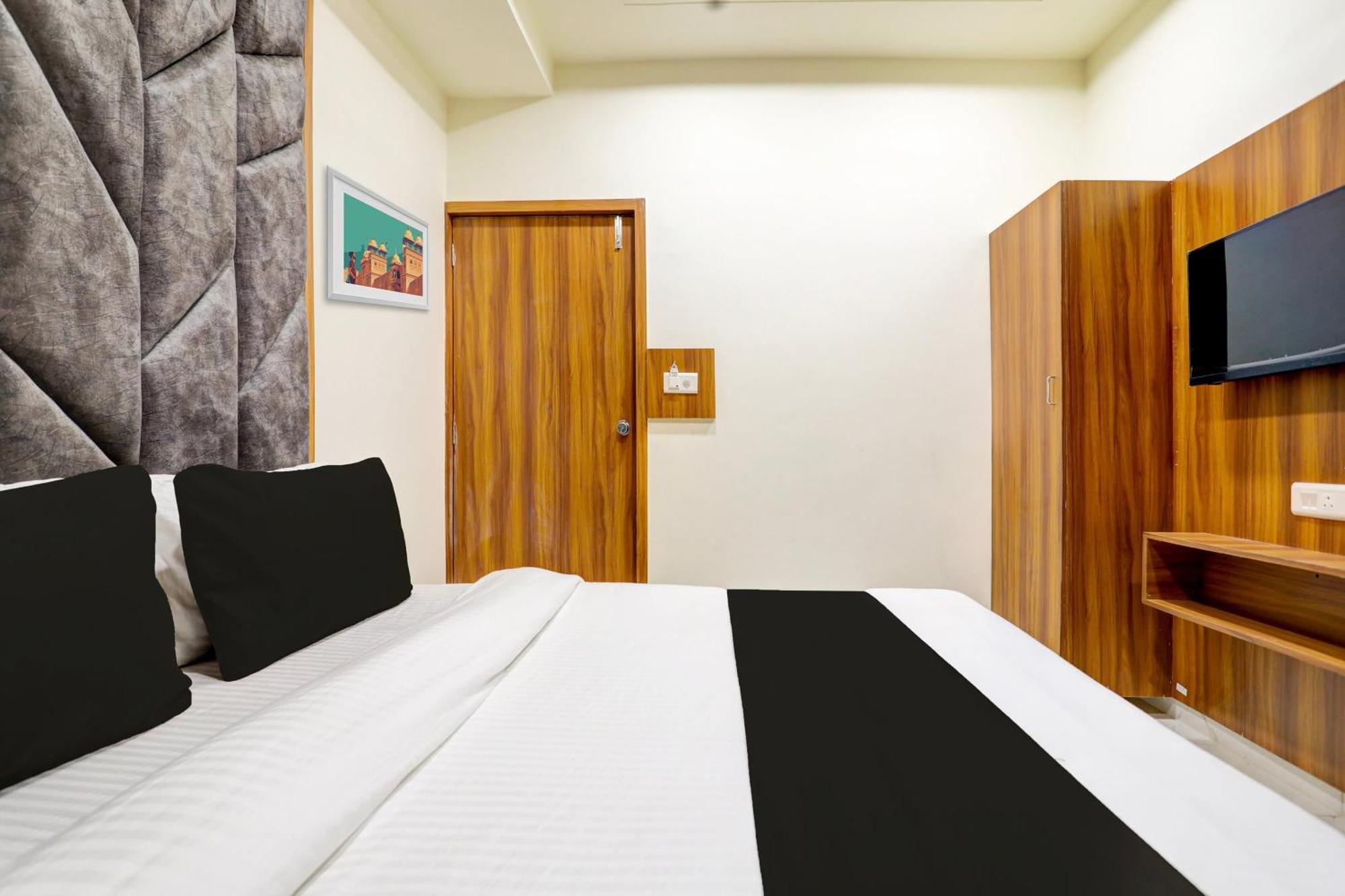 Hotel O Sun Light Ahmedabad Ngoại thất bức ảnh
